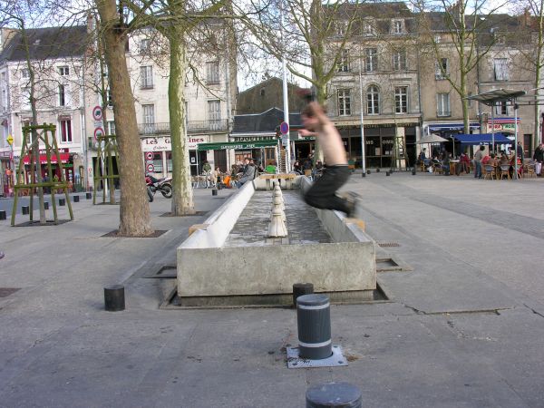 spgm-1.4.7/gal/Galeries/pepete/Poitiers/chris notre-dame 5.jpg